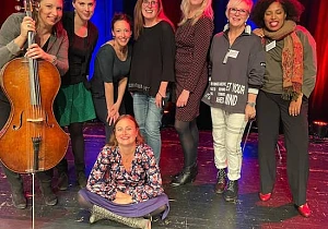 2021 11 sisters of comedy fuer nala 12 550